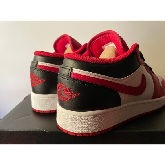 Nike Air Jordan 1 Low GS - Red / Black - Picture 4 of 9